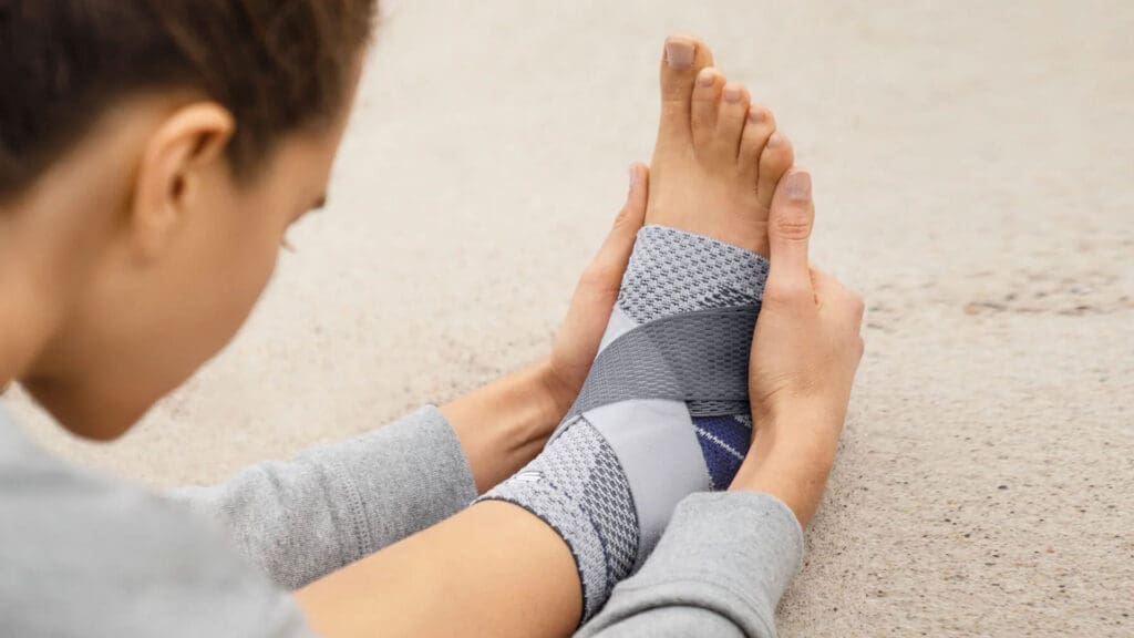 Best Ways To Keep A Sprained Foot Comfortable And Supported During Daily Activities Best Ways To Keep A Sprained Foot Comfortable And Supported During Daily Activities